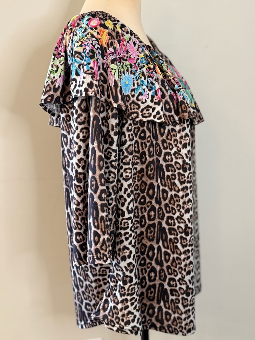 Giddy Up Glamour western leopard print cactus floral top crop sleeves SZ M - Picture 2 of 11